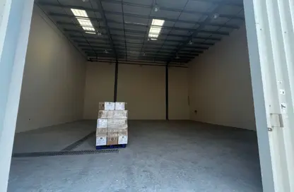 Warehouse - Studio - 1 Bathroom for rent in Umm Al Thuoob - Umm Al Quwain