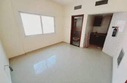 Apartment - Studio - 1 Bathroom for rent in Al Qulaya'ah - Al Sharq - Sharjah