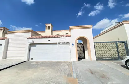 Villa - 4 Bedrooms - 5 Bathrooms for rent in Mohamed Bin Zayed Centre - Mohamed Bin Zayed City - Abu Dhabi