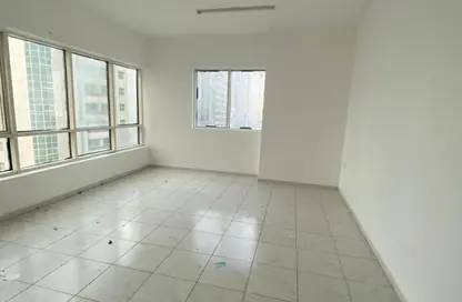 شقة - 3 غرف نوم - 4 حمامات للايجار في شارع التعاون الجديد - التعاون - الشارقة شقة - 3 غرف نوم - 4 حمامات للايجار في شارع التعاون الجديد - التعاون - الشارقة