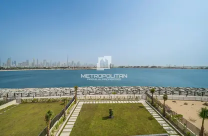 Villa - 5 Bedrooms - 6 Bathrooms for sale in Sur La Mer - La Mer - Jumeirah - Dubai