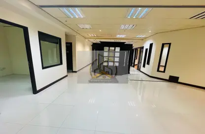 Office Space - Studio - 2 Bathrooms for rent in Hamdan Street - Abu Dhabi
