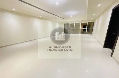 Apartment - 3 Bedrooms - 5 Bathrooms for rent in Cornich Al Khalidiya - Al Khalidiya - Abu Dhabi