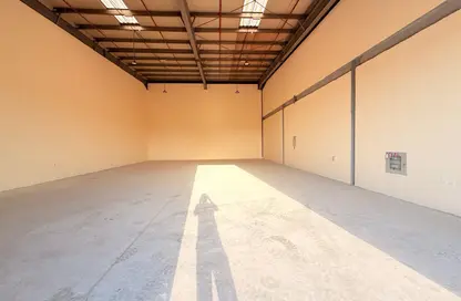 Warehouse - Studio - 1 Bathroom for rent in Al Sajaa Industrial - Al Sajaa - Sharjah