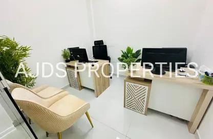 Office Space - Studio - 1 Bathroom for rent in Red Avenue - Al Garhoud - Dubai