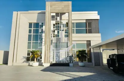 Villa - 4 Bedrooms - 5 Bathrooms for rent in Mushrif Park - Dubai