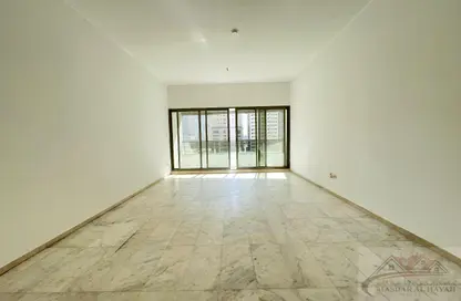 شقة - 2 غرف نوم - 2 حمامات للايجار في رشيد تاور 3 - التعاون - الشارقة