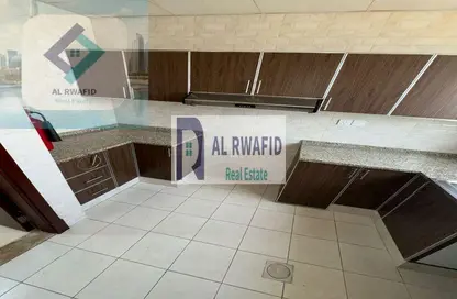 شقة - 2 غرف نوم - 2 حمامات للايجار في مساكن كورنيش عجمان - طريق كورنيش عجمان - عجمان