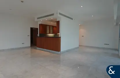 Apartment - 1 Bedroom for rent in Central Park Tower - DIFC - Dubai