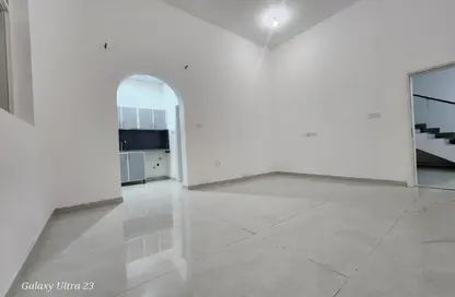 شقة - 1 حمام للايجار في مدينة الرياض - أبوظبي شقة - 1 حمام للايجار في مدينة الرياض - أبوظبي