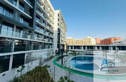 Apartment - 2 Bedrooms - 2 Bathrooms for rent in The Gate - Masdar City - Abu Dhabi