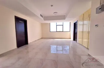 شقة - 3 غرف نوم - 3 حمامات للبيع في شارع تالياتلا ​ - النهدة - الشارقة