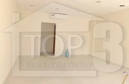 Shop - Studio - 1 Bathroom for rent in Y12 - England Cluster - International City - Dubai