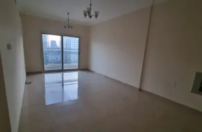 Apartment - 3 Bedrooms - 3 Bathrooms for rent in New Al Taawun Road - Al Taawun - Sharjah