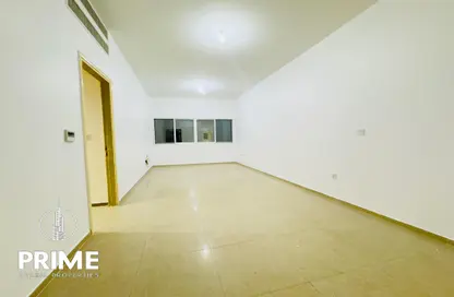 Apartment - 2 Bedrooms - 2 Bathrooms for rent in Defense Road - City Downtown - Abu Dhabi