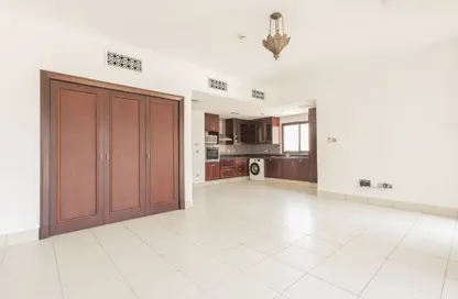 Apartment - Studio - 1 Bathroom for rent in Reehan 2 - Reehan - Old Town - Dubai