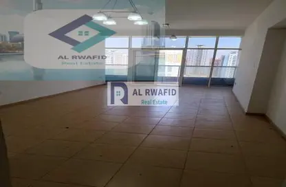 شقة - 2 غرف نوم - 3 حمامات للايجار في برج النعيمية  2 - أبراج النعيمية - النعيمية - عجمان