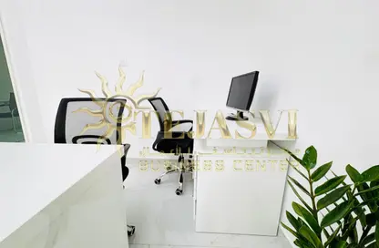مكتب - استوديو - 1 حمام للايجار في لولو سنتر - منطقة حديقة الكرامة - الكرامة - دبي