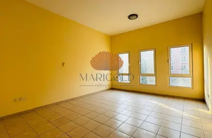 شقة - 2 غرف نوم - 3 حمامات للبيع في مبنى 129 - طراز حديث - ديسكفري جاردنز - دبي