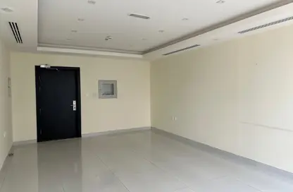 Office Space - Studio for rent in Tamani Art Tower - Business Bay - Dubai