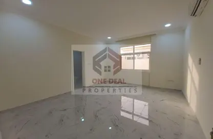 Villa - 4 Bedrooms - 5 Bathrooms for rent in Al Khabisi - Al Ain