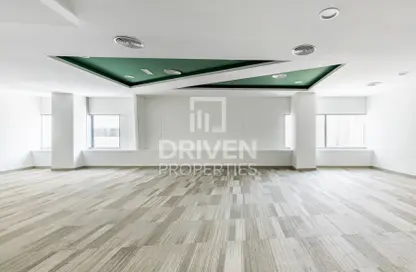 Office Space - Studio - 1 Bathroom for rent in Iris Bay - Business Bay - Dubai