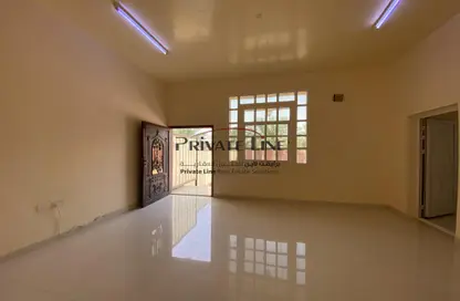 Villa - 3 Bedrooms - 5 Bathrooms for rent in Al Hili - Al Ain