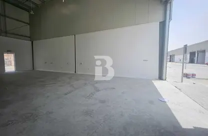 Warehouse - Studio for rent in Mussafah Industrial Area - Mussafah - Abu Dhabi