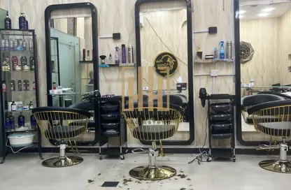 متجر - استوديو - 1 حمام للبيع في التعاون - الشارقة