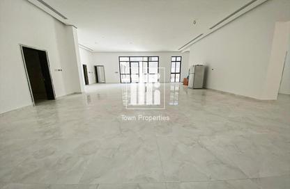 Villa - 7+ Bedrooms - 7+ Bathrooms for rent in Shakhbout City - Abu Dhabi