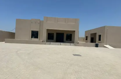 فيلا - 3 غرف نوم - 5 حمامات للايجار في الرفاع - رأس الخيمة
