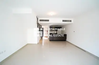 Villa - 5 Bedrooms - 6 Bathrooms for rent in Arabian Style - Al Reef Villas - Al Reef - Abu Dhabi