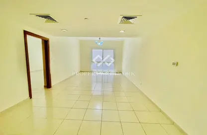 Apartment - 1 Bedroom - 2 Bathrooms for rent in Gardenia 2 - Emirates Gardens 1 - Jumeirah Village Circle - Dubai