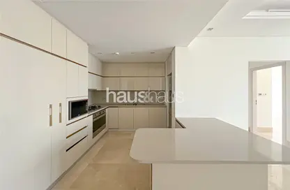 Apartment - 2 Bedrooms - 2 Bathrooms for rent in The 8 - The Crescent - Palm Jumeirah - Dubai