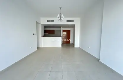 شقة - 2 غرف نوم - 2 حمامات للايجار في سكاي كورتس تاور A - أبراج سكاي كورتس - دبي لاند - دبي