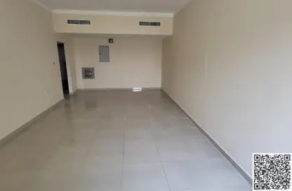 Apartment - 3 Bedrooms - 3 Bathrooms for rent in Al Jurf 2 - Al Jurf - Ajman Downtown - Ajman