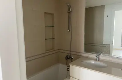 Apartment - 2 Bedrooms - 2 Bathrooms for rent in Zahra Apartments 2A - Zahra Apartments - Town Square - Dubai