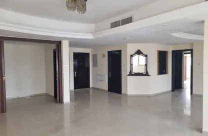 Apartment - 2 Bedrooms - 3 Bathrooms for rent in Al Khan - Sharjah
