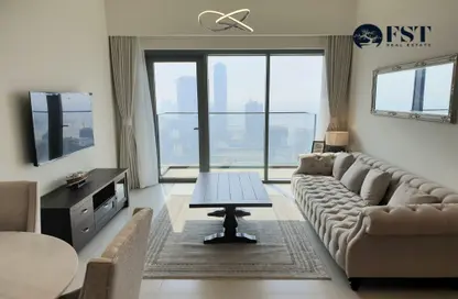 صورة لـ غرفة المعيشة شقة - غرفة نوم - 2 حمامات للايجار في برج رويال - دبي وسط المدينة - دبي ، صورة رقم 1