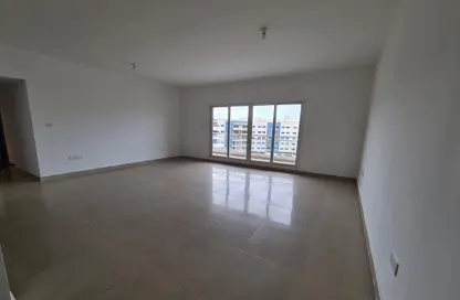Empty Room image for: Apartment - 2 Bedrooms - 2 Bathrooms for rent in Tower 7 - Al Reef Downtown - Al Reef - Abu Dhabi, Image 1