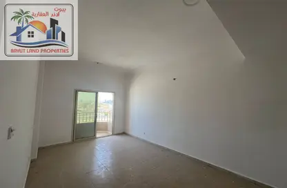 Apartment - 2 Bedrooms - 2 Bathrooms for rent in Al Khan 9 building - Al Khan - Sharjah