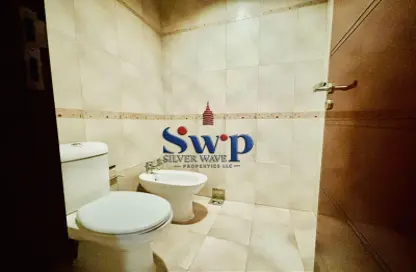 Apartment - 4 Bedrooms - 4 Bathrooms for rent in Crescent Towers - Al Khalidiya - Abu Dhabi