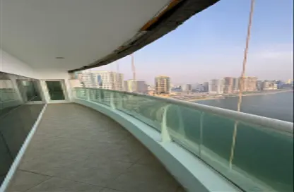 Apartment - 2 Bedrooms - 3 Bathrooms for sale in Al Khan - Sharjah