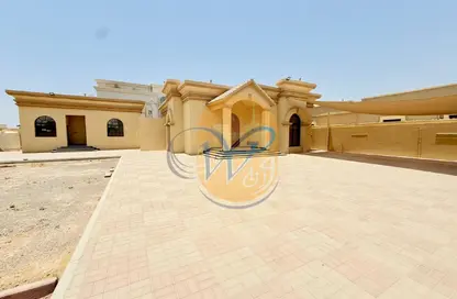 Villa - 3 Bedrooms - 5 Bathrooms for rent in Al Riffa - Ras Al Khaimah