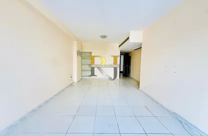 Apartment - 2 Bedrooms - 2 Bathrooms for rent in Golden Sands 7 - Mankhool - Bur Dubai - Dubai