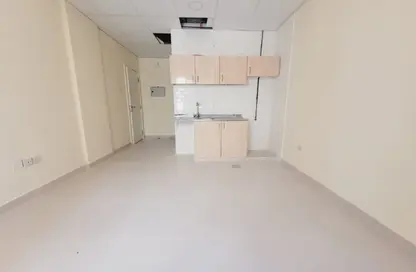 Apartment - Studio - 1 Bathroom for rent in Fire Station Road - Muwaileh - Sharjah