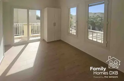 فيلا - 2 غرف نوم - 3 حمامات للايجار في الينابيع 4 - الينابيع - دبي