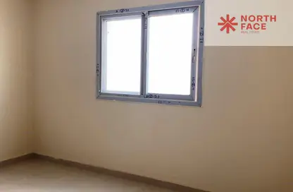 شقة - غرفة نوم - 1 حمام للايجار في مجمع مويلح - تجارية مويلح - الشارقة شقة - غرفة نوم - 1 حمام للايجار في مجمع مويلح - تجارية مويلح - الشارقة