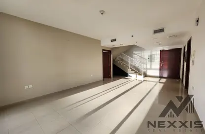 Duplex - 3 Bedrooms - 5 Bathrooms for rent in Sobha Daffodil - Jumeirah Village Circle - Dubai