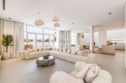 Villa - 6 Bedrooms - 7 Bathrooms for sale in Jumeirah Park Homes - Jumeirah Park - Dubai